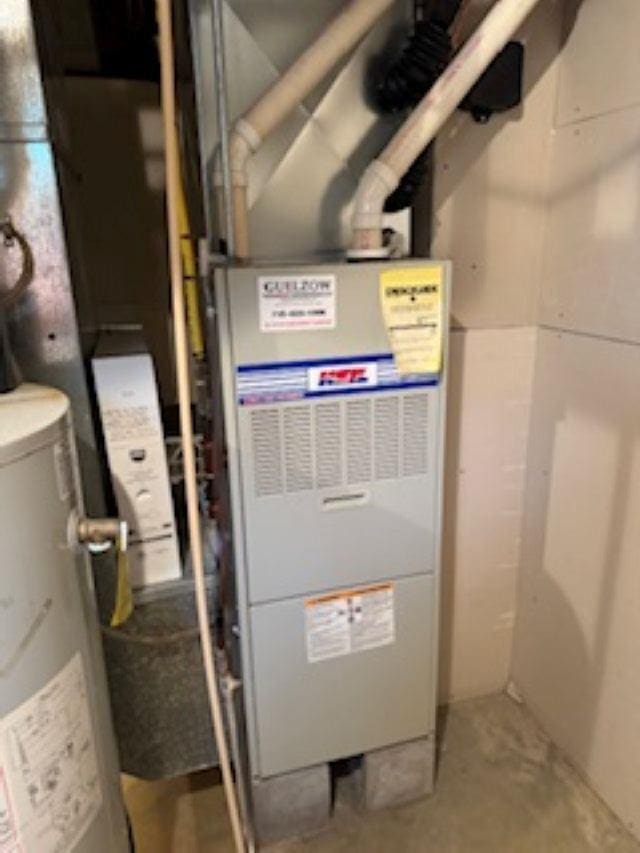 1064 Sunny Ridge Cir, Nekoosa, WI 54457 - utilities featuring water heater