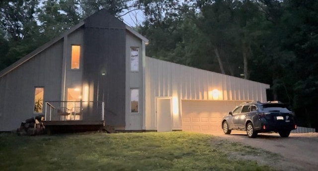 5869 Country Club Rd, Houston, MN 55943 - view of front facade featuring an attached garage and driveway