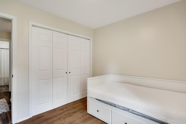 3202 34th St, South Street, La Crosse, WI 54601 - unfurnished bedroom with wood finished floors and a closet