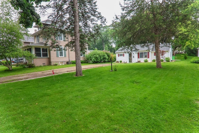 720 De Clark St, Beaver Dam, WI 53916 - view of green lawn