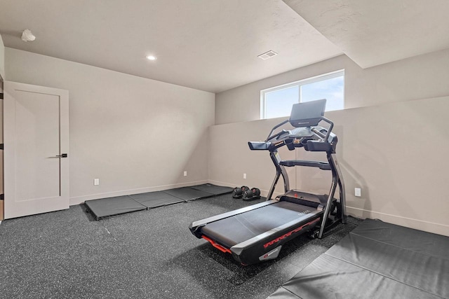 7205 N Trinity Ct, Appleton, WI 54913 - workout area with baseboards and recessed lighting