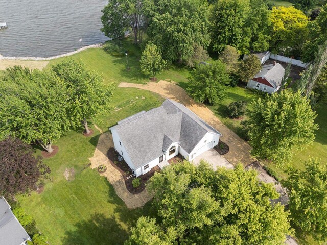 N7861 Lakeshore Dr, Fond Du Lac, WI 54937 - aerial view of property and surrounding area with a large body of water