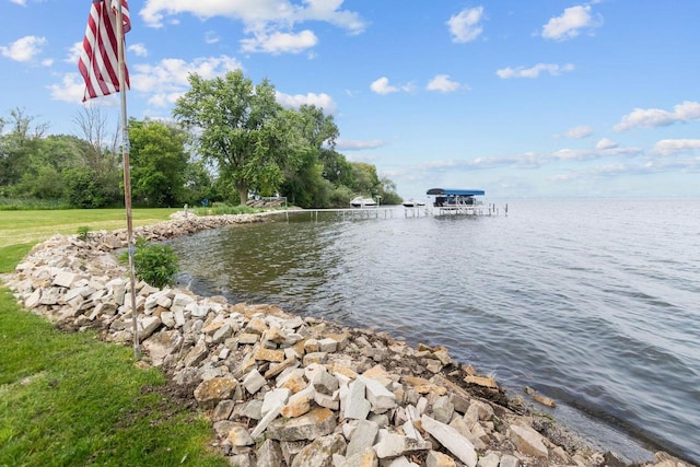 N7861 Lakeshore Dr, Fond Du Lac, WI 54937 - water view