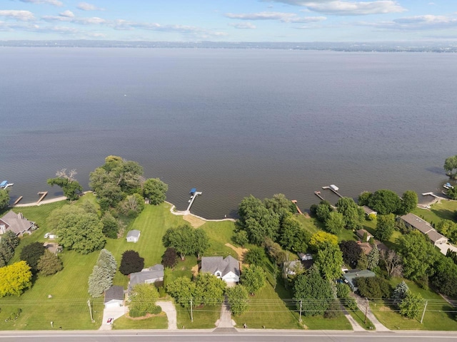 N7861 Lakeshore Dr, Fond Du Lac, WI 54937 - aerial view of property's location featuring a large body of water