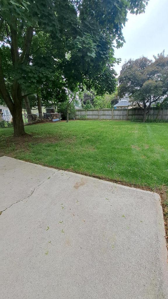 752 Imperial Ct Unit 754, West Bend, WI 53095 - view of yard