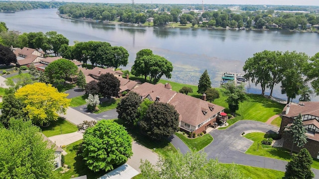 2213 Sunrise Dr, Appleton, WI 54914 - aerial perspective of suburban area featuring a large body of water