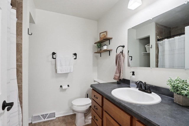 228 N Pleasant Ave, Jefferson, WI 53549 - full bath with vanity and a shower with curtain