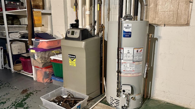 3218 N 13th St, Wausau, WI 54403 - utilities featuring water heater
