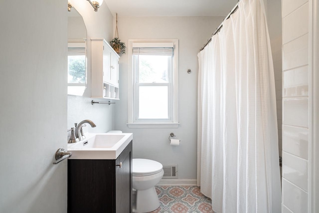 10610 W Rogers St, West Allis, WI 53227 - full bath featuring vanity and a shower with curtain