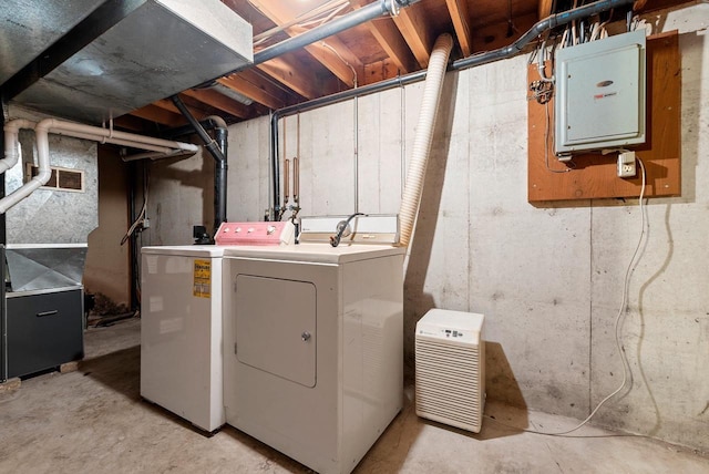 1517 Navarino St, Algoma, WI 54201 - laundry room featuring washing machine and clothes dryer and electric panel