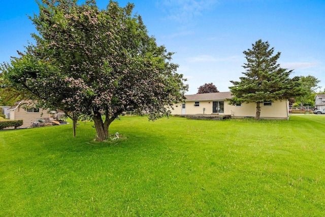 1517 Navarino St, Algoma, WI 54201 - view of grassy yard