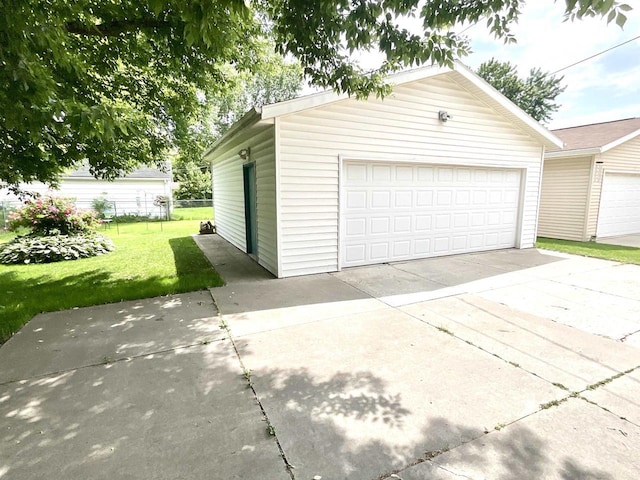 154 W Arndt St, Fond Du Lac, WI 54935 - view of detached garage
