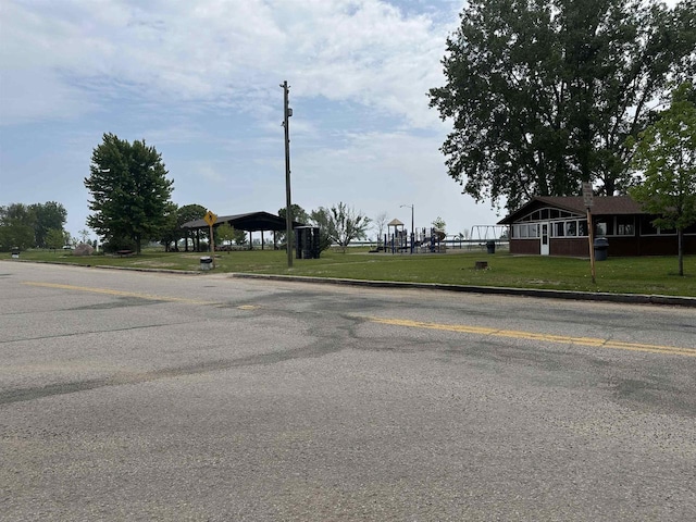 615 Ogden St, Marinette, WI 54143 - view of asphalt street with curbs