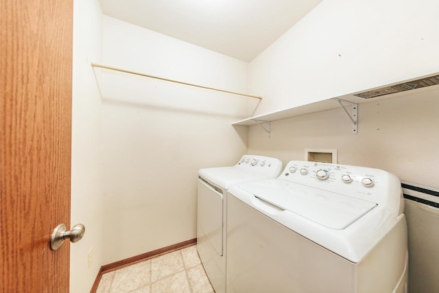 143 Parkview Ct, Cedar Grove, WI 53013 - laundry area featuring independent washer and dryer and baseboards