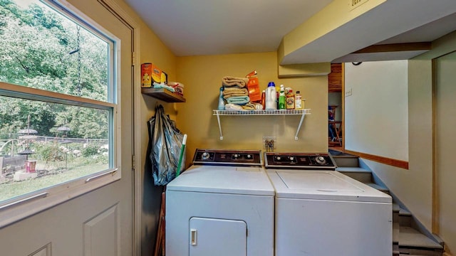 N2493 Kunz Rd, Fort Atkinson, WI 53538 - laundry area featuring washing machine and clothes dryer