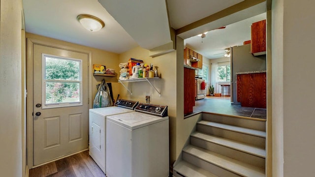 N2493 Kunz Rd, Fort Atkinson, WI 53538 - laundry room featuring washer and dryer, dark wood-type flooring, and a ceiling fan