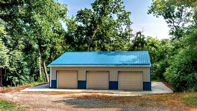 N2493 Kunz Rd, Fort Atkinson, WI 53538 - view of detached garage