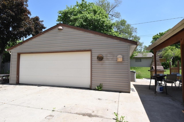 10526 W Congress St, Wauwatosa, WI 53225 - view of detached garage