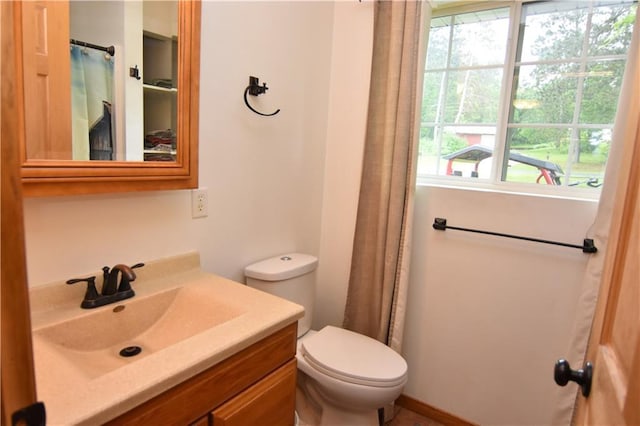 6782 55th St, Chippewa Falls, WI 54729 - full bath featuring plenty of natural light, vanity, and a shower with curtain