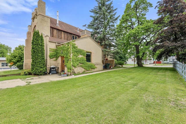 210 N 2nd St, Palmyra, WI 53156 - view of green lawn