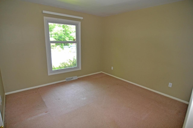 3333 N 12th St, Wausau, WI 54403 - carpeted empty room with baseboards