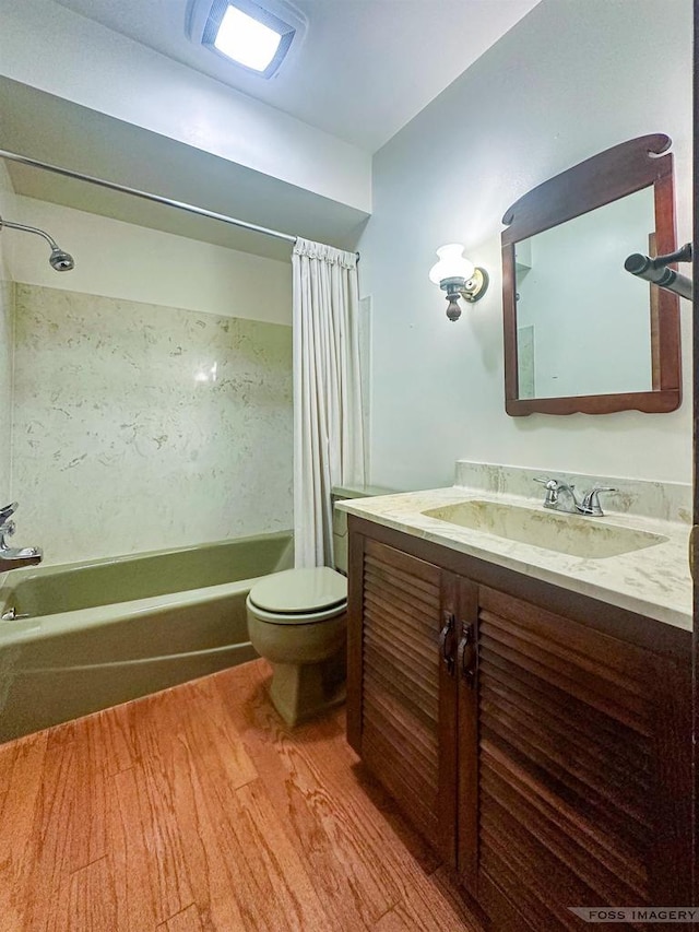1813 Countryside Dr, Middleton, WI 53562 - full bath featuring shower / bathtub combination with curtain, vanity, and wood finished floors