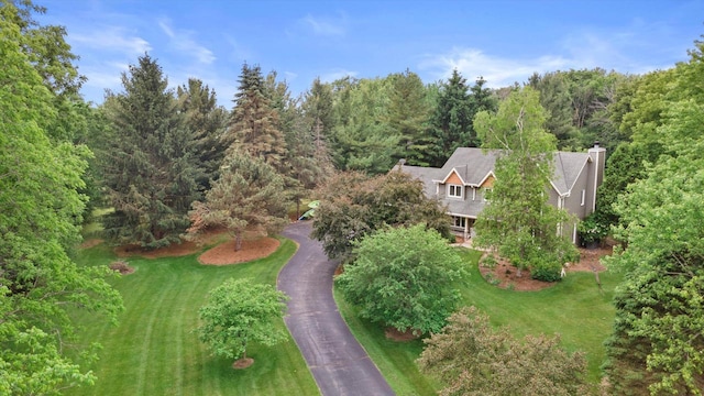 N80W32229 Northbrook Ct, Hartland, WI 53029 - aerial view of property and surrounding area with a forest