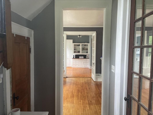 840 Lincoln Blvd, Manitowoc, WI 54220 - hallway with light wood-style floors and baseboards