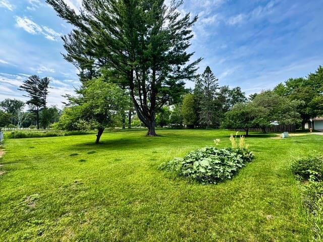 2709 Richard St, Marinette, WI 54143 - view of grassy yard