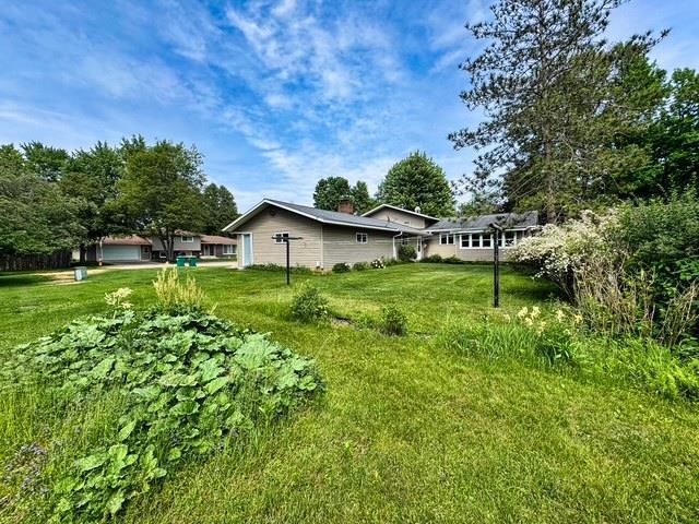 2709 Richard St, Marinette, WI 54143 - view of green lawn