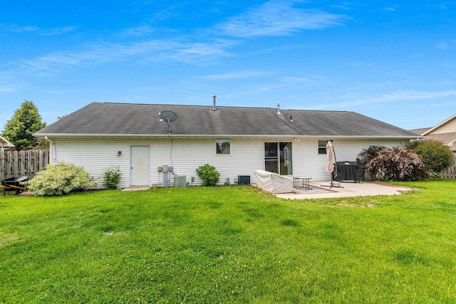 2847 Virgo Rd, Green Bay, WI 54311 - rear view of property featuring a patio