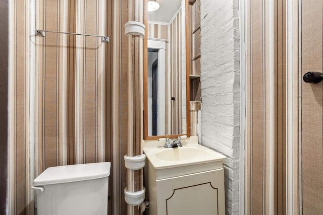 209 N Rankin St, Appleton, WI 54911 - bathroom with toilet and vanity
