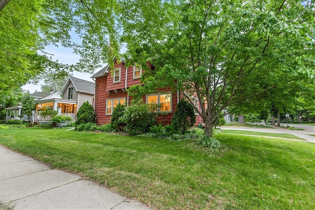 928 Emilie St, Green Bay, WI 54301 - view of front facade with a front yard