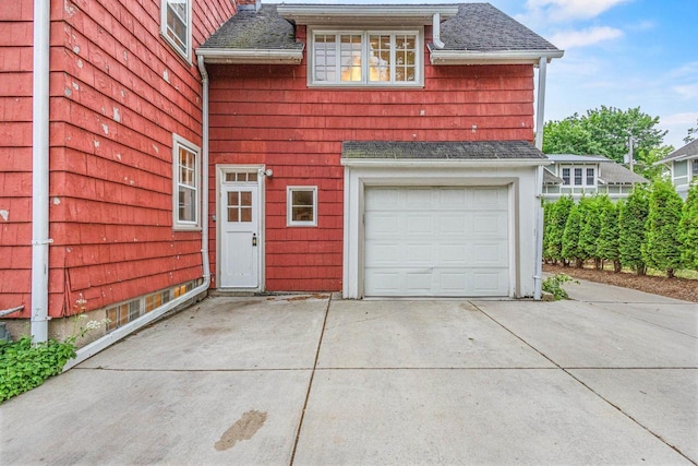 928 Emilie St, Green Bay, WI 54301 - garage with concrete driveway