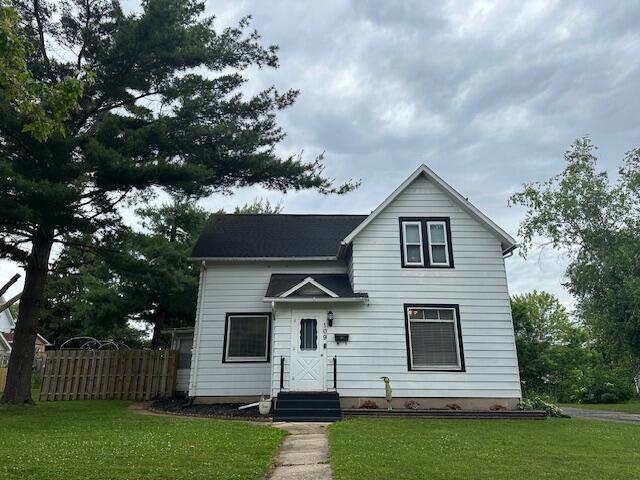 109 Jackson St, Fort Atkinson, WI 53538 - view of traditional-style home
