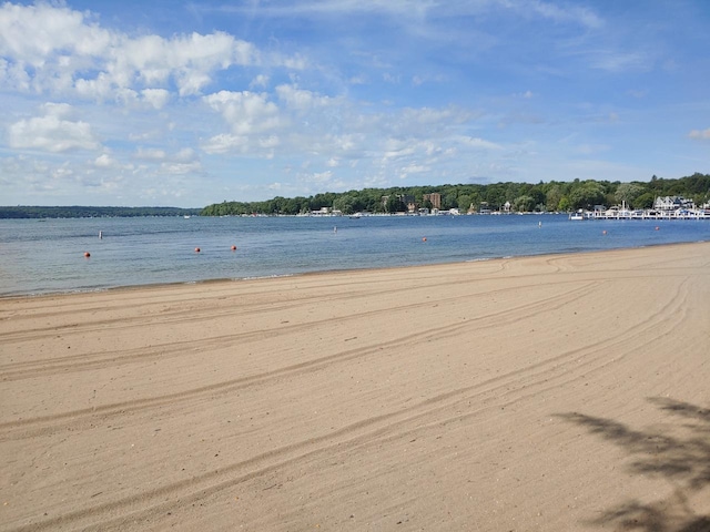 407 Kensington Ct Unit Lt132Jefferson, Williams Bay, WI 53191 - water view with nearby beach