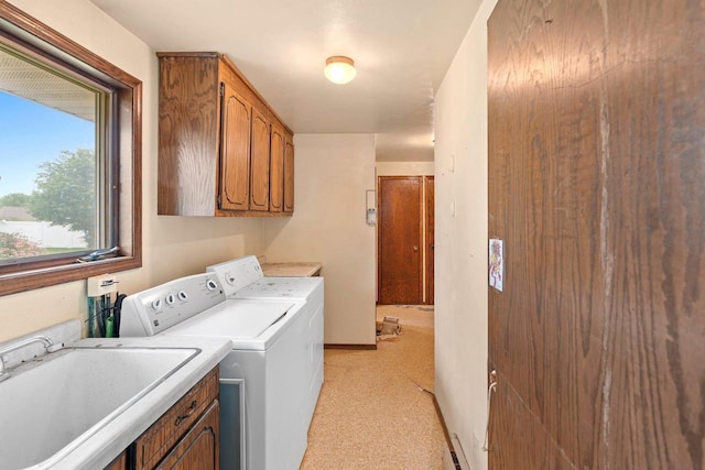 1490 Fernando Dr, Ashwaubenon, WI 54115 - laundry room featuring cabinet space and washing machine and clothes dryer