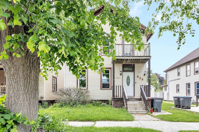 628 End Ct Unit 628A, Sheboygan, WI 53081 - view of front of house featuring a balcony