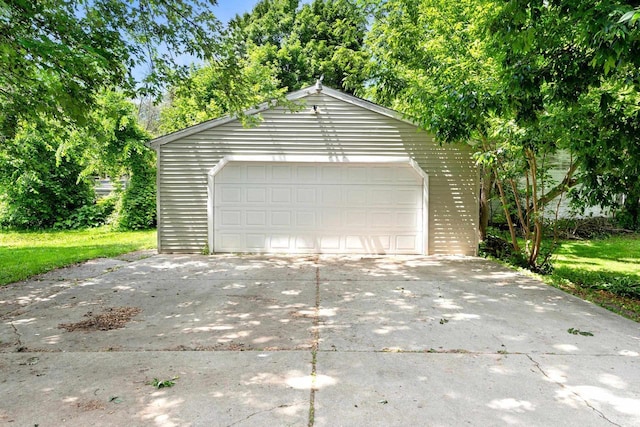 907 Lawe St, Kaukauna, WI 54130 - view of detached garage