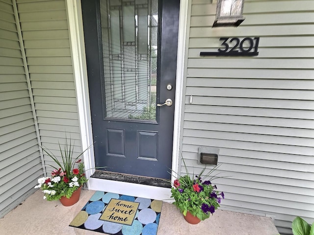 3201 Mockingbird Way, Oshkosh, WI 54904 - property entrance