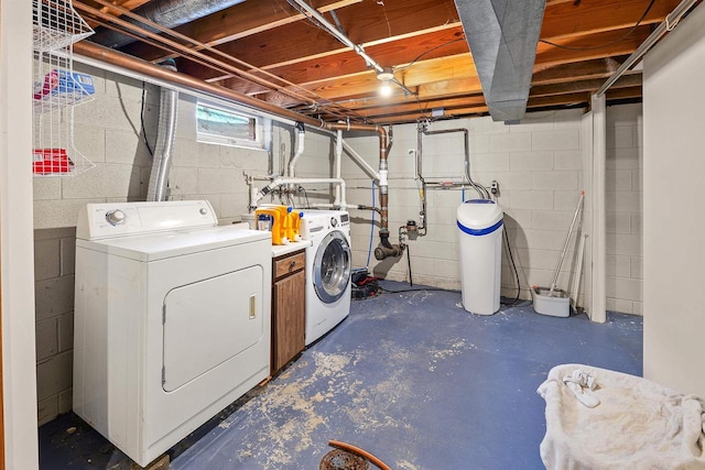 605 E 10th St, Fond Du Lac, WI 54935 - washroom featuring separate washer and dryer