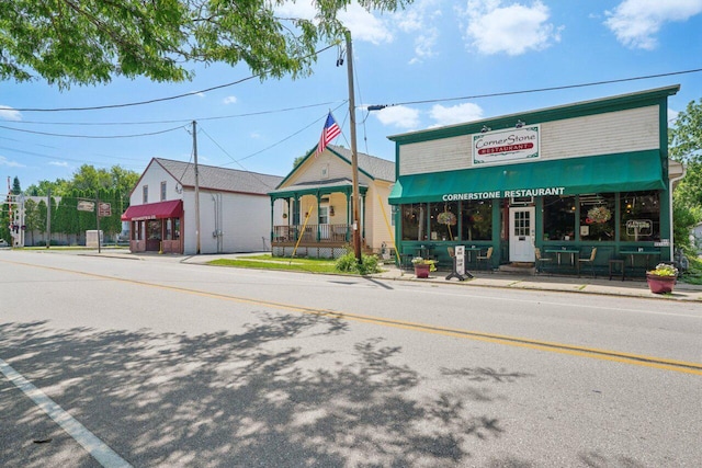 W318S4121 Highview Rd, Waukesha, WI 53189 - view of building exterior