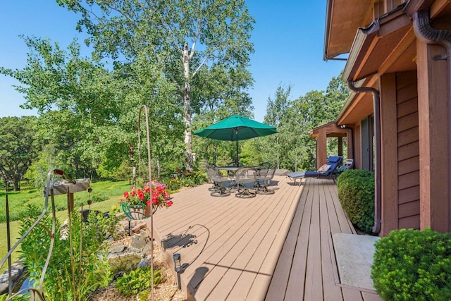W318S4121 Highview Rd, Waukesha, WI 53189 - deck with outdoor dining area