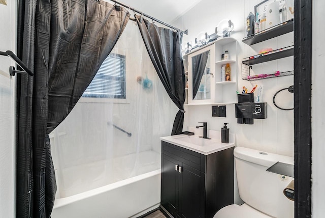 500 S Pierce Ave, Appleton, WI 54914 - bathroom featuring shower / bath combo and vanity