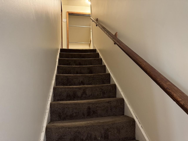 747 S 37th St, Milwaukee, WI 53215 - view of stairs