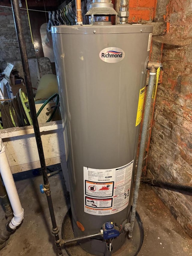 747 S 37th St, Milwaukee, WI 53215 - utilities with water heater