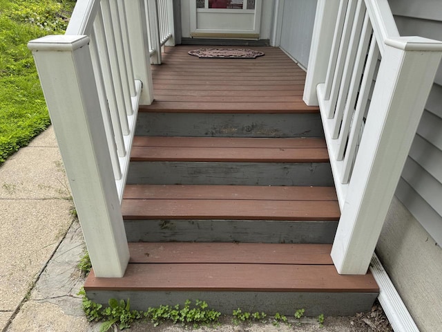 747 S 37th St, Milwaukee, WI 53215 - view of stairway