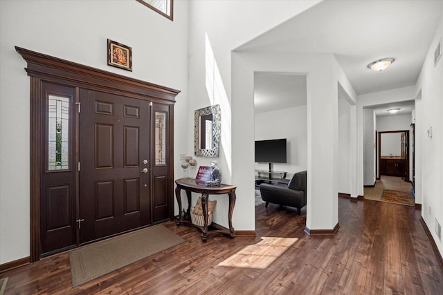 10870 N Spartan Cir, Mequon, WI 53097 - foyer with dark wood finished floors and a towering ceiling