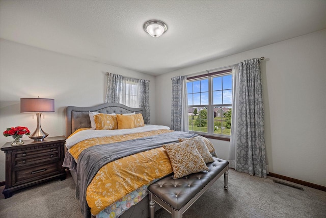 10870 N Spartan Cir, Mequon, WI 53097 - bedroom featuring carpet and baseboards