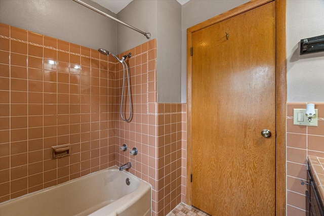 9230 W Auer Ave, Milwaukee, WI 53222 - bathroom with tub / shower combination